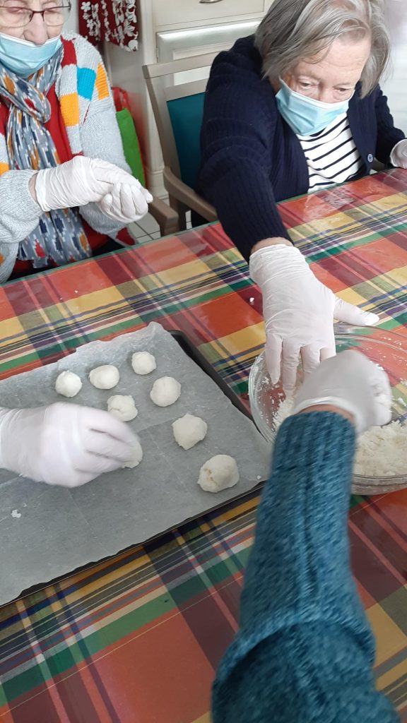 Accueil De Jour Un Goûter Apprécié Ehpad Chateaulin